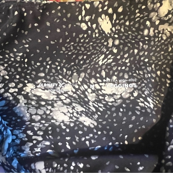 Old navy Extra High-Waisted PowerSoft Leggings size M - Picture 6 of 7